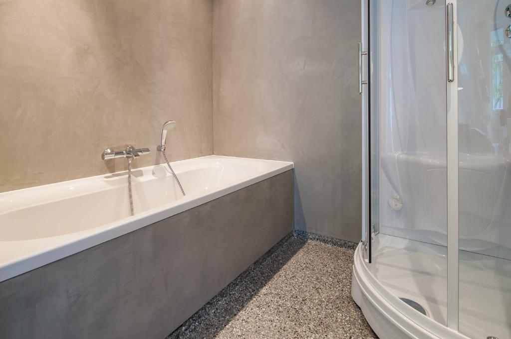 Short Stay Group Jordaan Laurier Serviced Apartments Амстердам Стая снимка